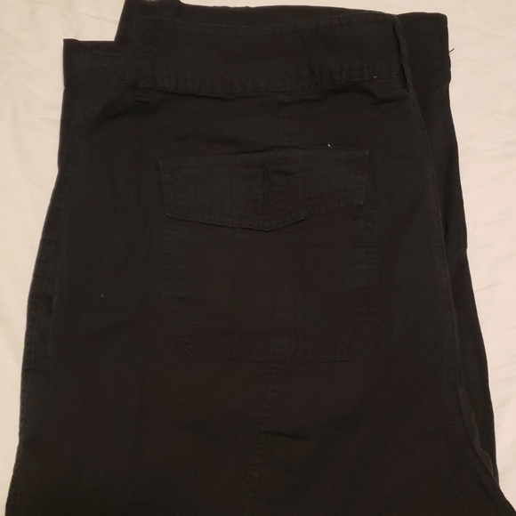 Capris - Picture 5 of 5